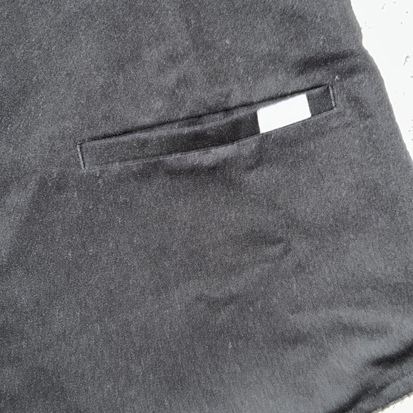 FIGS Black Two Pocket Scrub Top Size Small - Picture 3 of 5